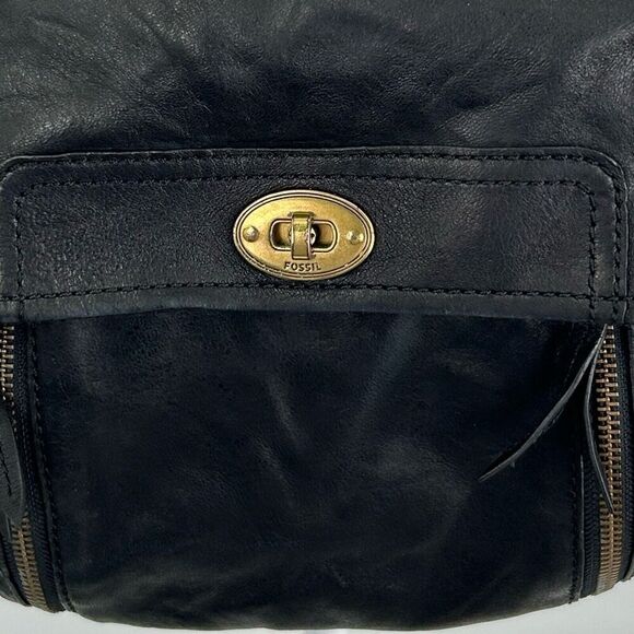 Vintage Fossil Black Leather Crossbody Front Flap Pocket Note Photos For Flaws - Picture 15 of 16